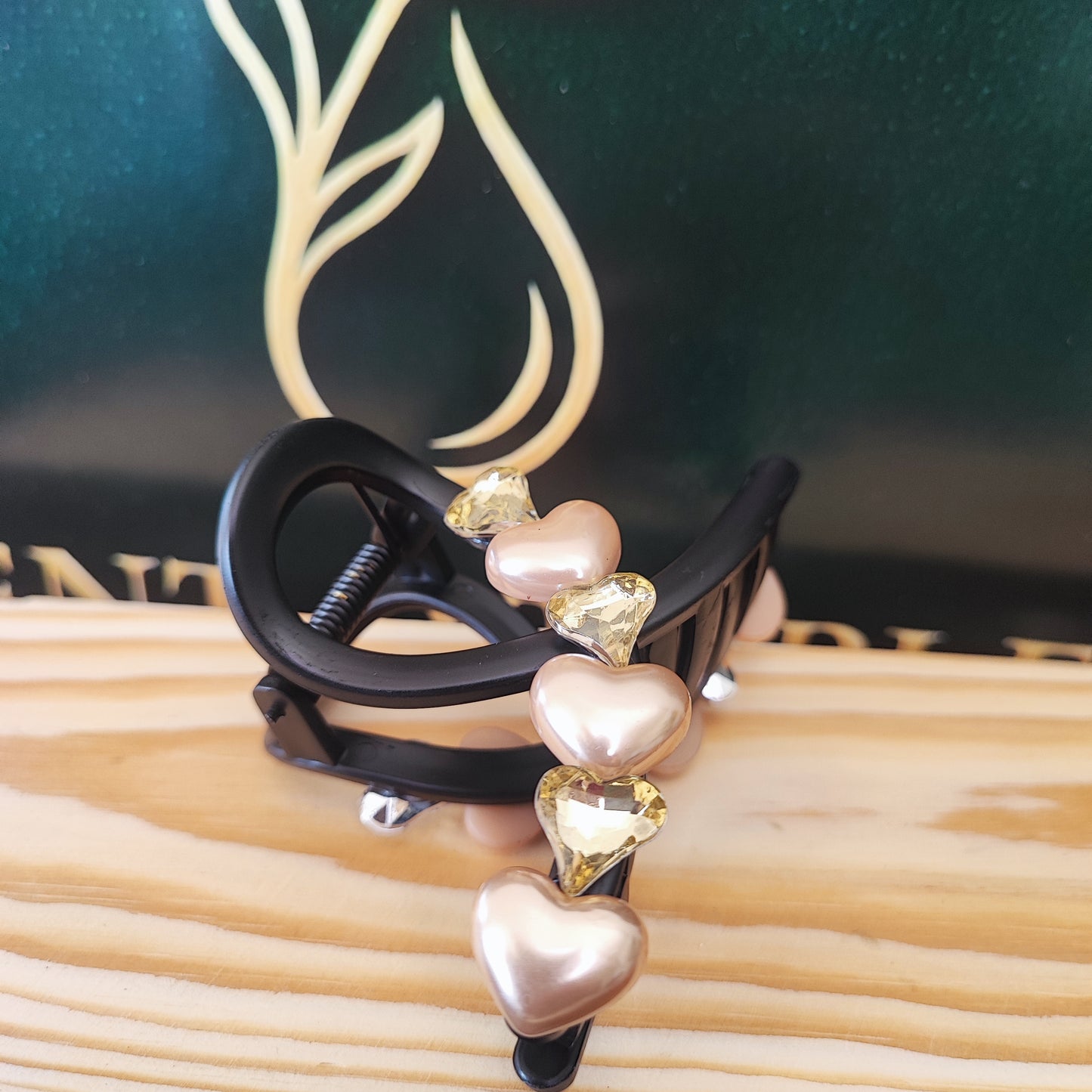 Pearl Heart Hair Claw Clip