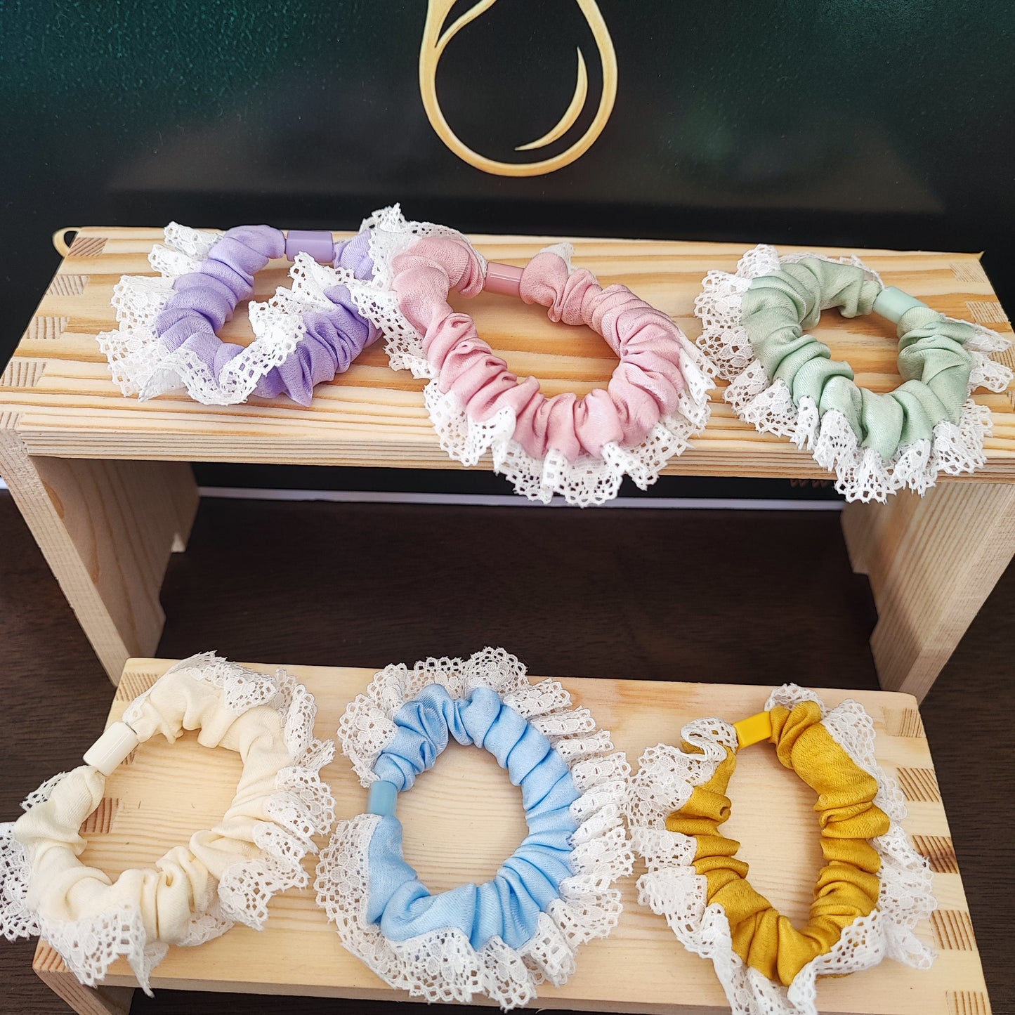 6 Pieces Net Bordered Scrunchies