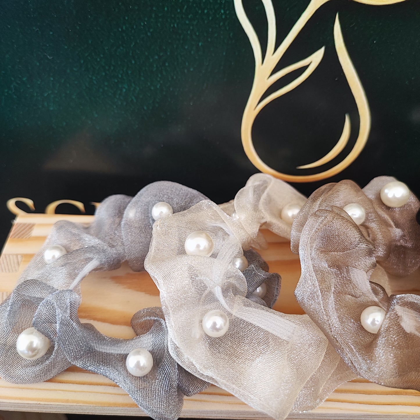 4 Pieces Pearl Hair Scrunchies Shimmer