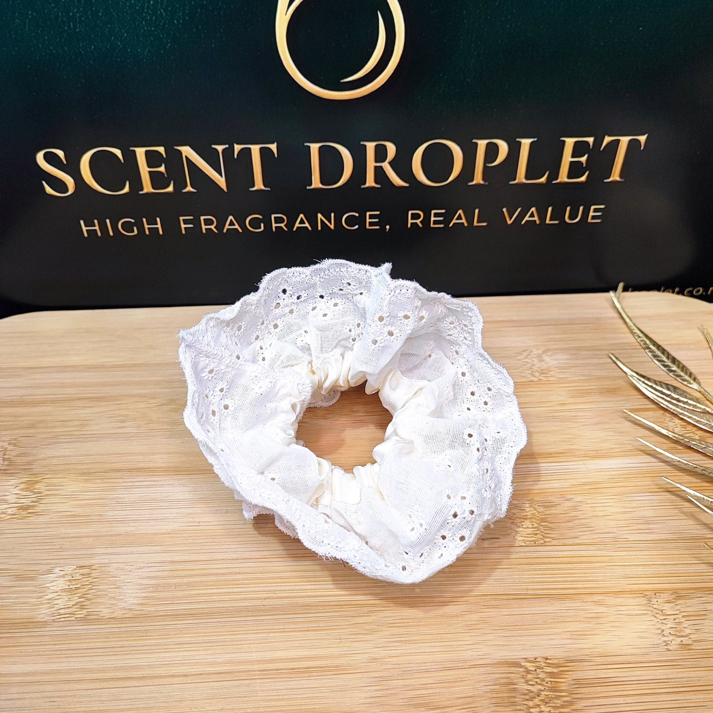 1 Piece Broderie Anglaise Scrunchie