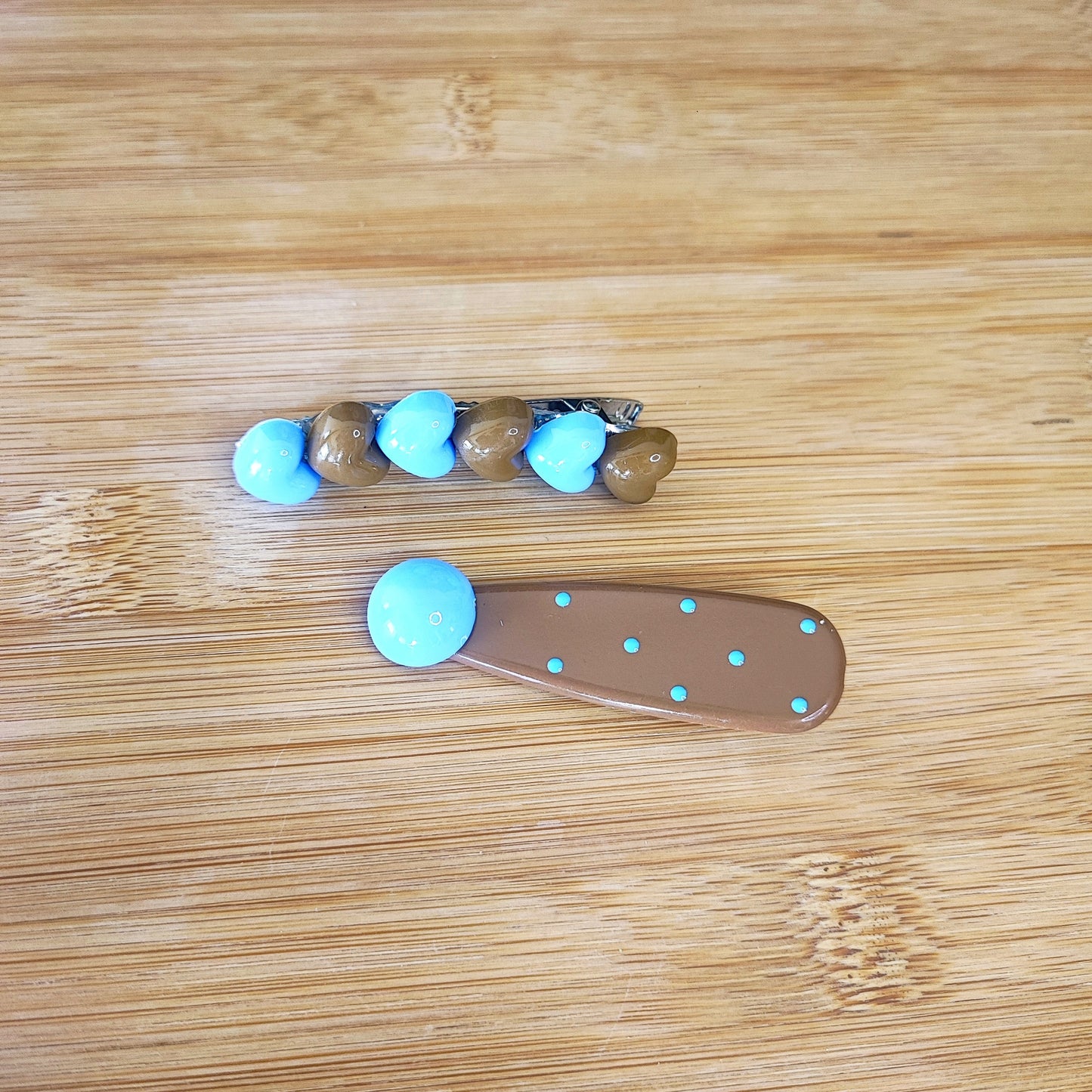 2 Pieces Hair Clip Set – Brown & Blue