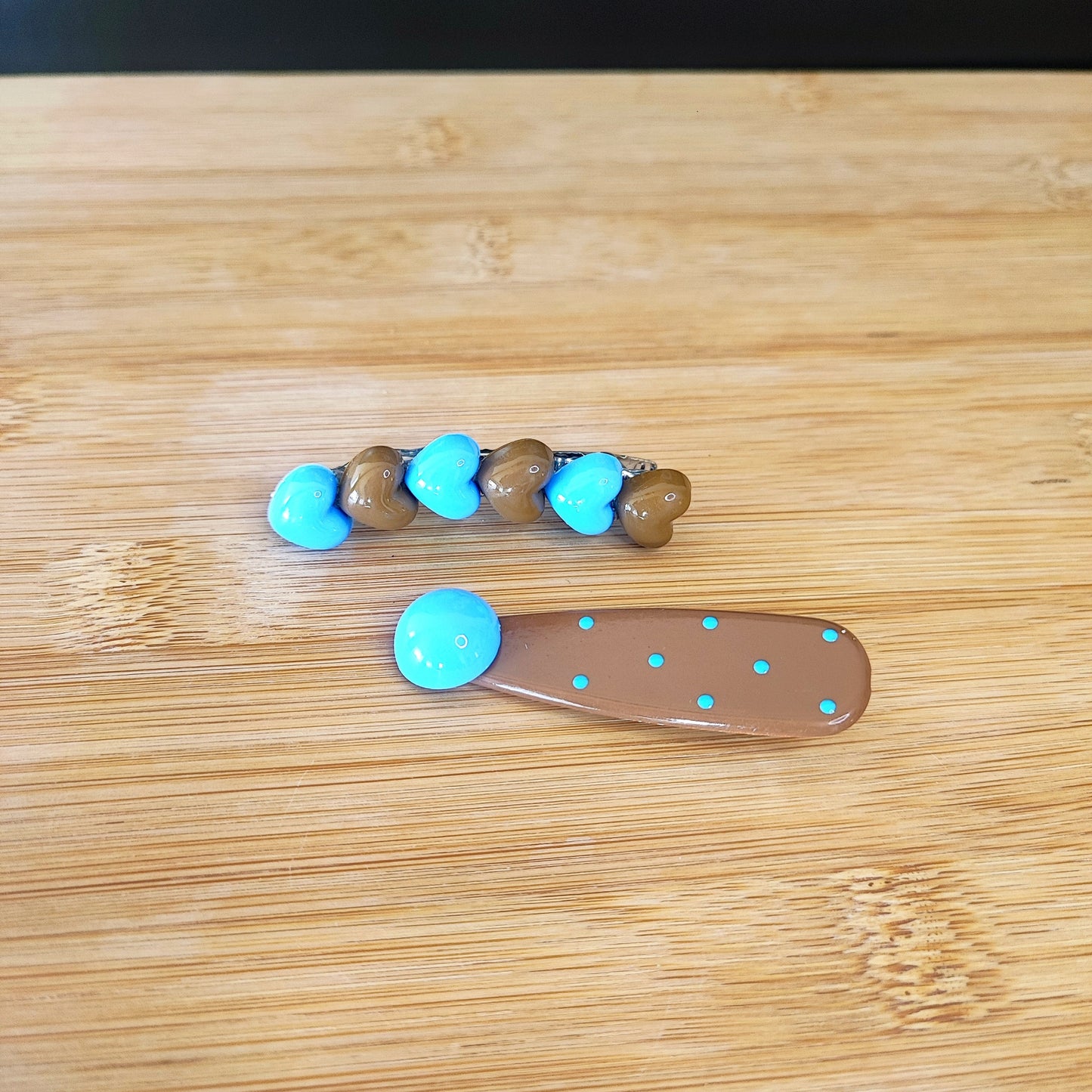 2 Pieces Hair Clip Set – Brown & Blue